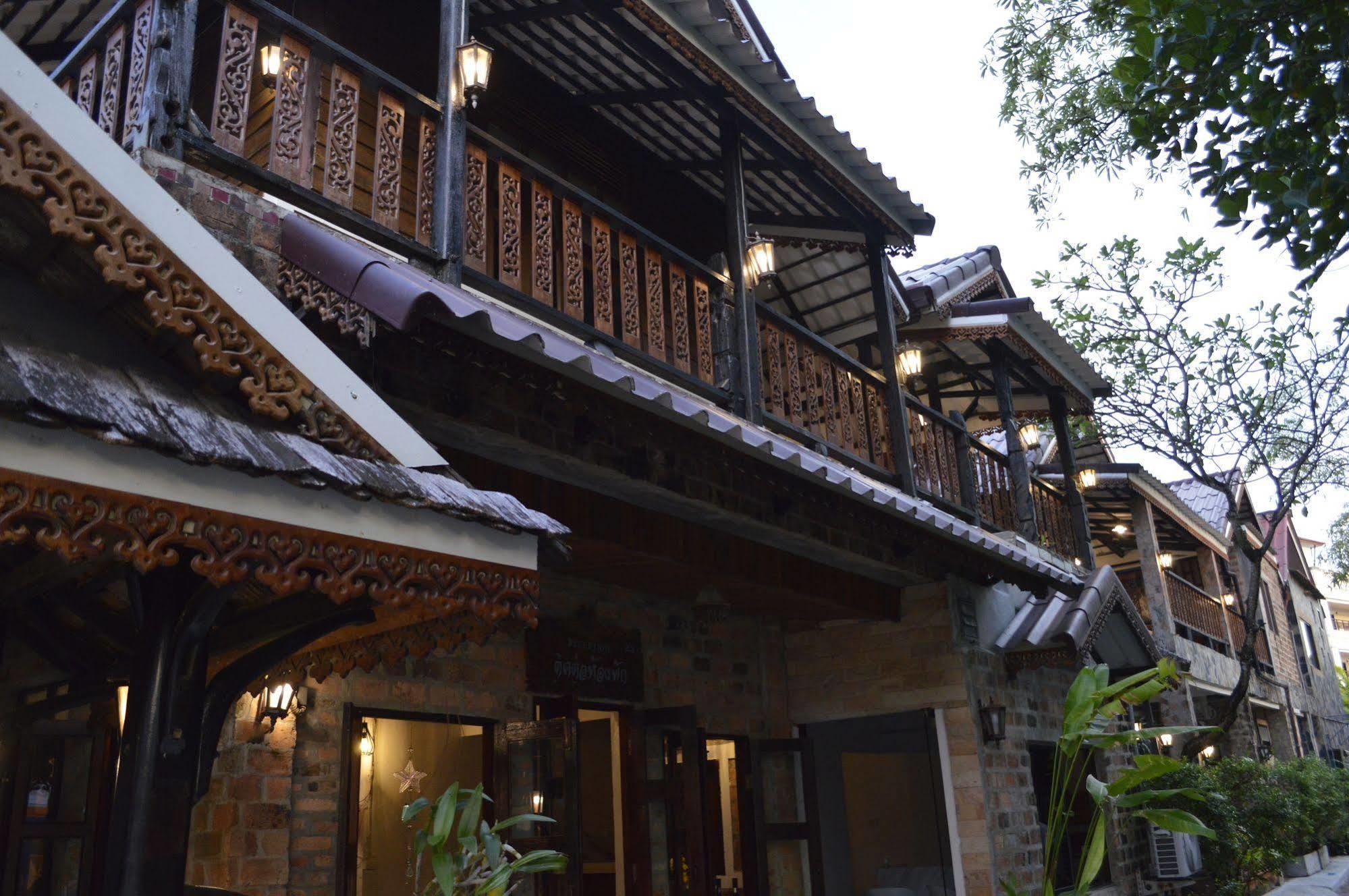 Baan Thai Homestay By Bgb Villas Strand Kata Exterior foto